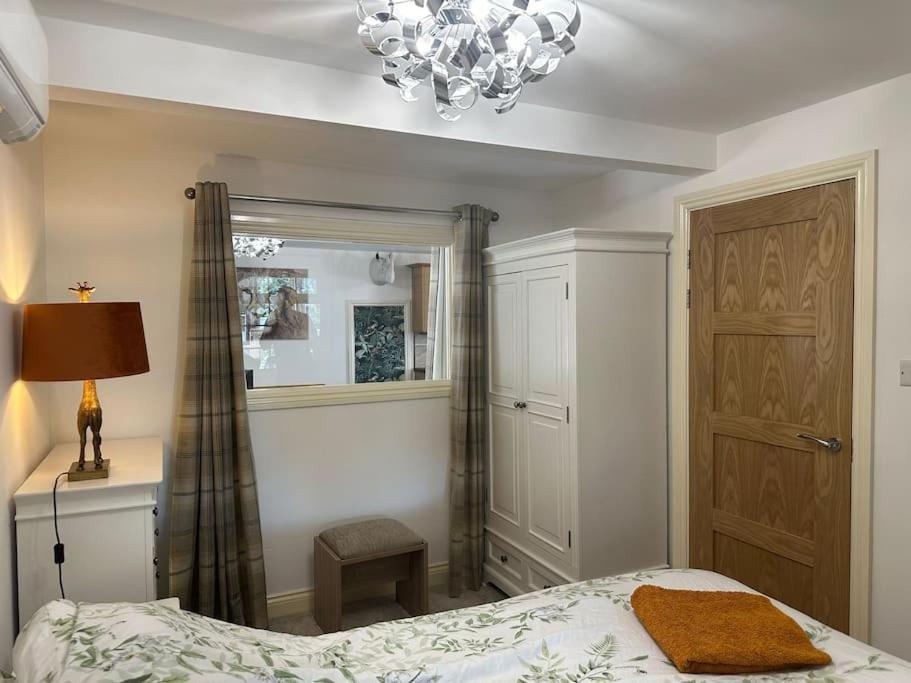 Thee Olde Cow Shed Cottingham, Central Location, 500 Meters From Cottingham Train Station, Close To Hull & Beverly, Free Parking & Wi-Fi , Entire Detached Property מראה חיצוני תמונה